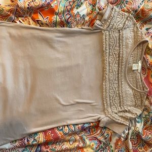 Woman’s short sleeve shirt